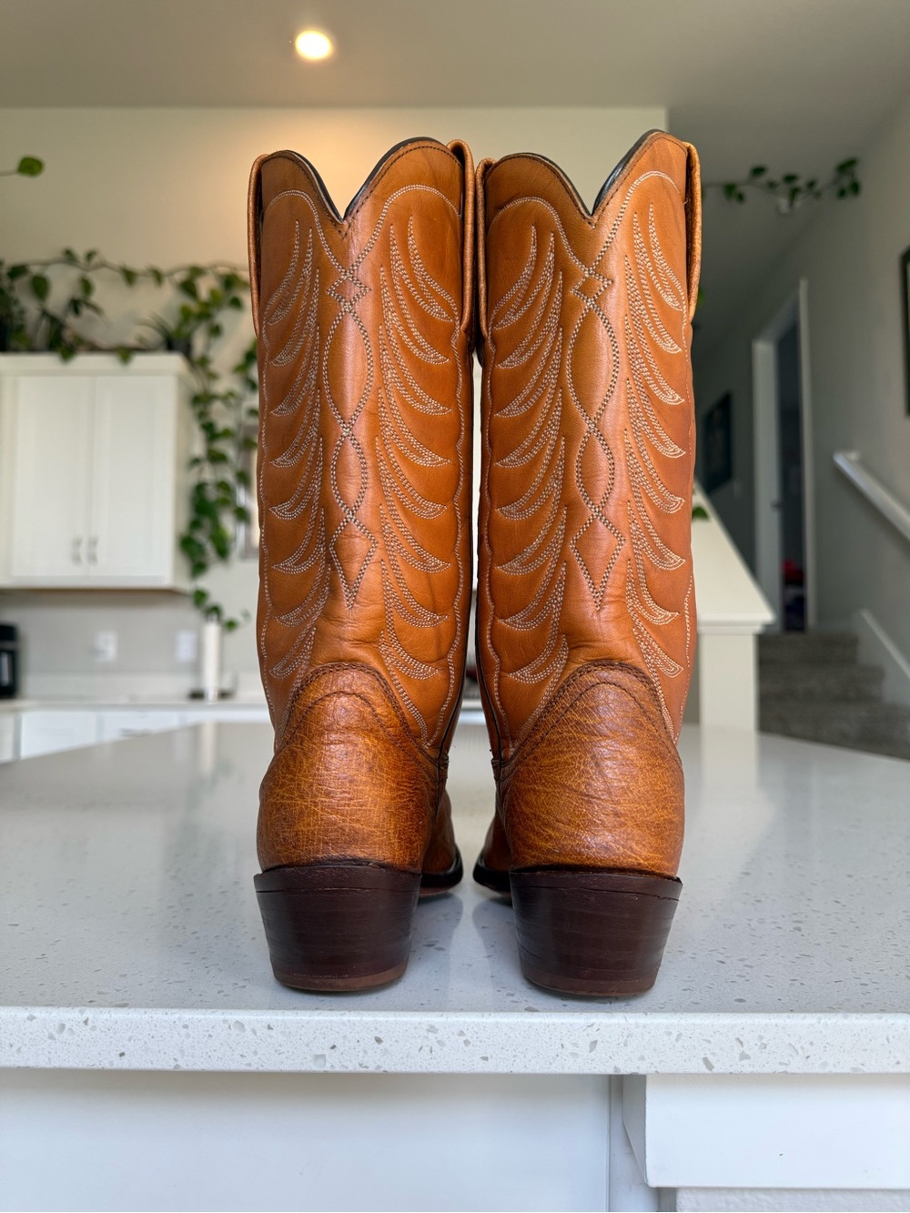 Vintage 1970s Frye Women's Tan Leather Western Heeled Boots - Picture 4 of 12
